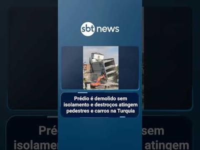 Prédio é demolido sem isolamento e destroços atingem pedestres e carros na Turquia | #SBTManha