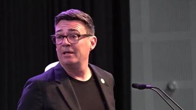 Quem é Andy Burnham, favorito para substituir Keir Starmer