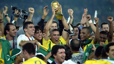 Queda alemã mantém Brasil como maior campeão; veja ranking