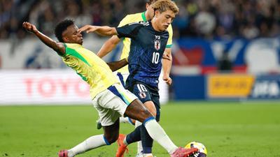 Brasil vence Japão de virada e está nas oitavas da Copa