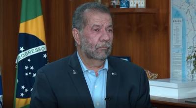 Entrevista ao SBT: Carlos Lupi diz que não teme CPI, mas admite falhas sobre fraude bilionária no INSS