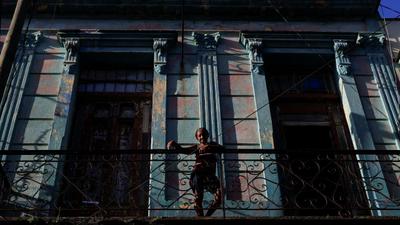 Cuba retoma energia, mas milhões seguem no escuro