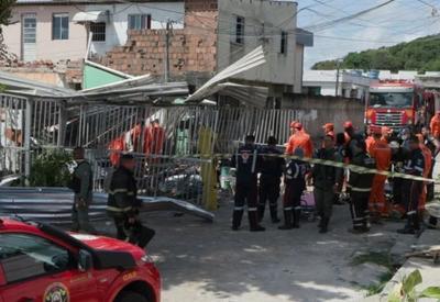 Desabamento após explosão de gás deixa vítimas soterradas e ao menos um morto em Olinda (PE) 