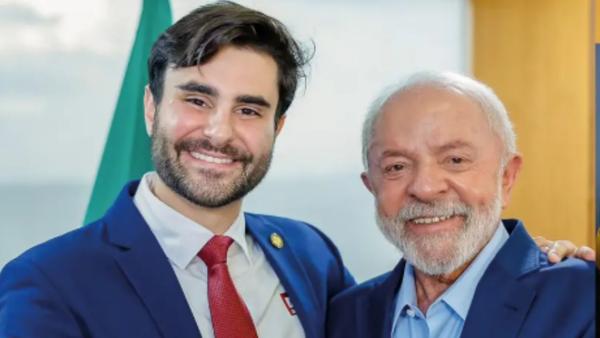 Imagem da notícia: PT escala políticos e influenciadores para defender Lula