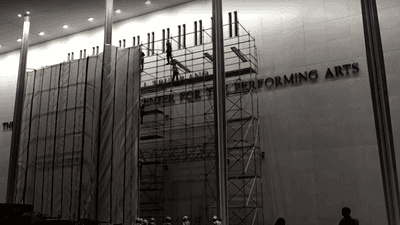 Nome de Trump é removido da fachada do Kennedy Center