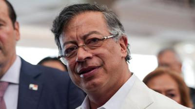 Presidente da Colômbia pede a Trump retirada de sanções