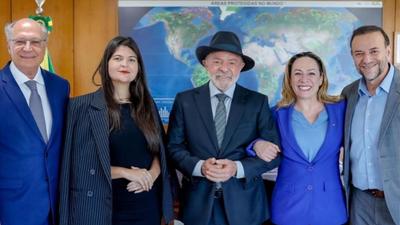 Lula convida ex-delegada e evangélica para chapa em Goiás
