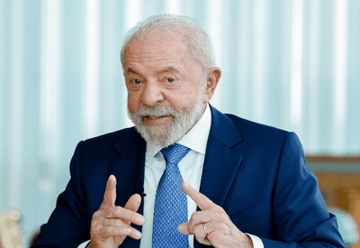 Atitude de traidor da Pátria, diz Lula sobre carta de Flávio