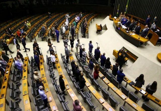 Aumento no número de deputados federais:  Câmara aprova emendas do Senado