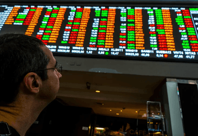 Bolsa cai 0,1% e dólar fecha acima de R$ 5,17
