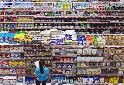 Após três meses em alta, vendas no varejo caem 0,6% em novembro de 2022