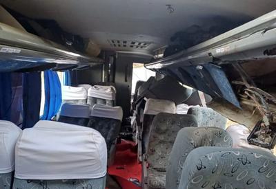Acidente de ônibus em Pernambuco: PRF aponta sobrecarga, velocidade e falha mecânica como possíveis causas