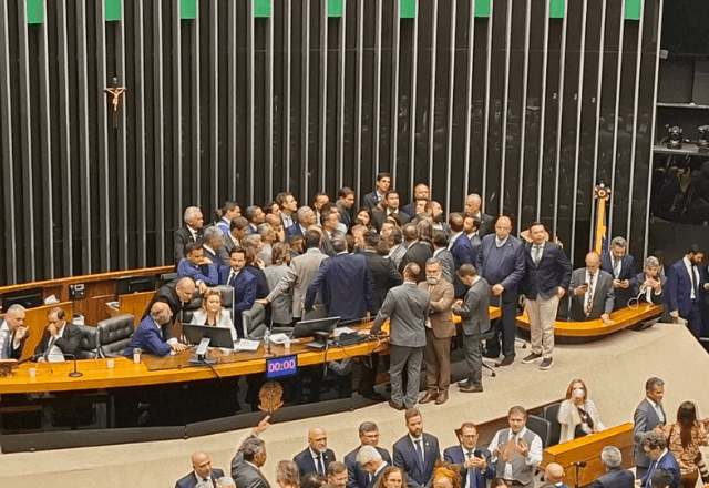 Mesa Diretora da Câmara encaminha para corregedoria pedidos de suspensão de deputados