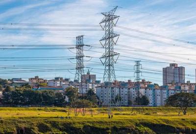 Justiça suspende temporariamente megaleilão de energia