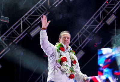 Eleições na Bolívia: Rodrigo Paz é eleito presidente