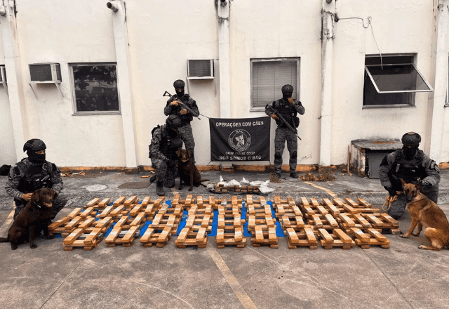 Polícia acha 1 tonelada de maconha em escola no Rio de Janeiro