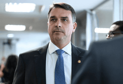 Flávio: ação da PF contra Bolsonaro é "cortina de fumaça"