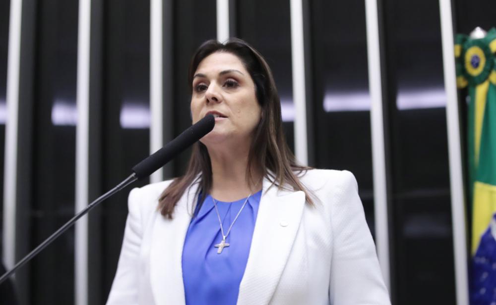 Voltar a sorrir: Câmara aprova garantia de reconstrução dentária para mulheres vítimas de agressão