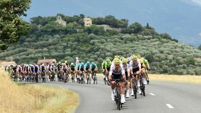 Incêndio deixa etapa do Tour de France sem público na França