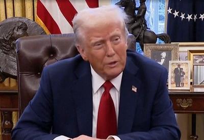 Trump critica política monetária do Banco Central dos EUA e pede saída de presidente: "Atrasado e errado"