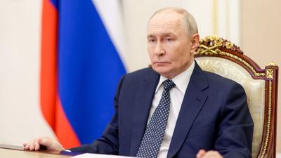 Putin segue aberto a negociar com Ucrânia, diz Kremlin