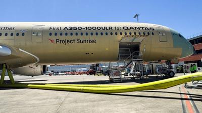 Avião bate recorde com voo de 24 horas sem escala
