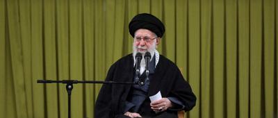 Funeral de Ali Khamenei começa 4 meses após a morte