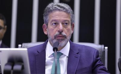 Lira prevê entrega de relatório que amplia isenção do IR até o fim de junho 