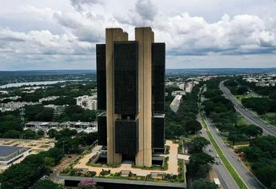Cenário internacional e mercado de trabalho aquecido contribuíram para aumento de juros, diz Copom em ata
