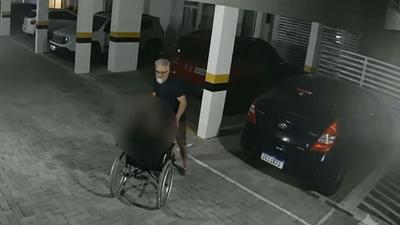 Cadeirante diz que foi agredido pelo pai após exame