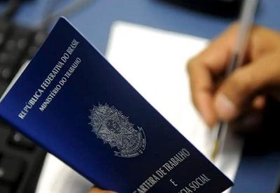 Desemprego entre jovens de 14 a 24 anos cai 50% em cinco anos