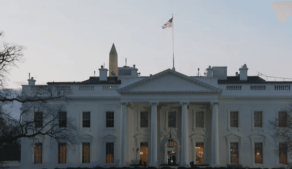 Família Biden celebra último Natal na Casa Branca com decoração especial