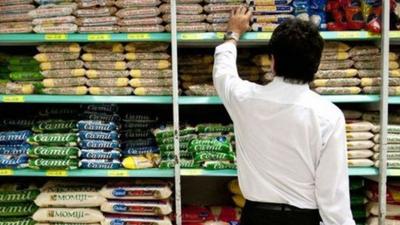 Cesta básica já consome mais da metade do salário