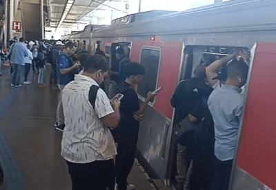 Atropelamento e furto de cabos: linhas da CPTM têm confusão e superlotação nesta segunda
