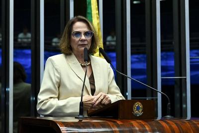 Damares nega ter sido sondada para vice de Flávio Bolsonaro