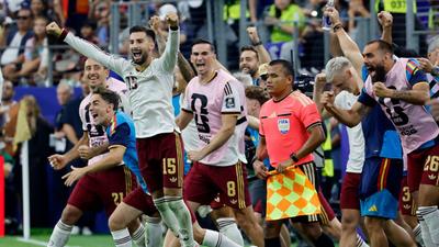 Espanha vence a França por 2 a 0 e chega à final