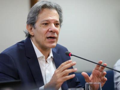 Haddad diz que "não existe ajuste fiscal possível" se a economia não crescer