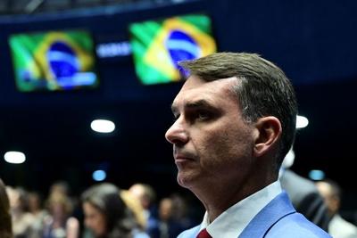 65% acham que Flávio errou ao pedir dinheiro para Vorcaro