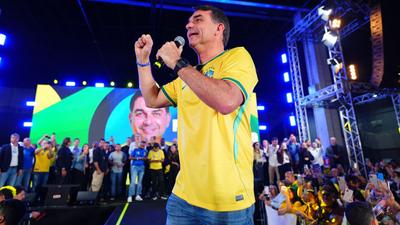 Flávio Bolsonaro chega aos EUA para audiência sobre tarifas