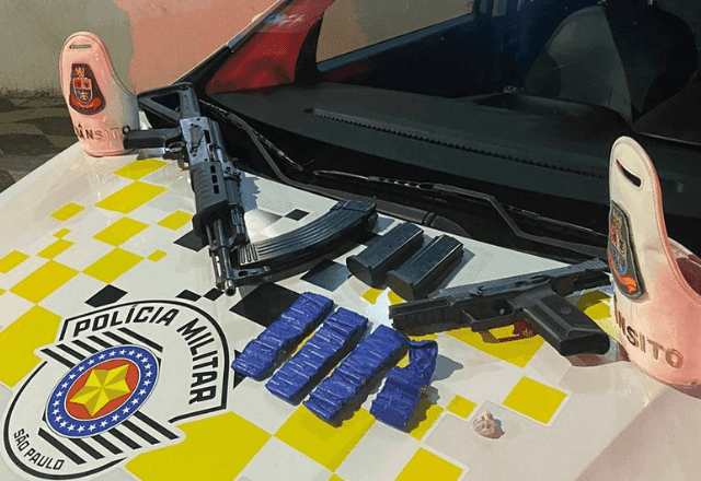 Passageira é presa com fuzil e munições em ônibus com destino a SP