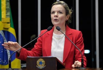 Brasil Agora: Gleisi pede 'mais respeito' a Padilha após críticas do ministro ao PT