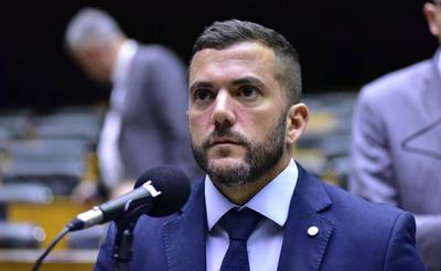 Jordy mira vaga que era de Castro na briga pelo Senado no RJ