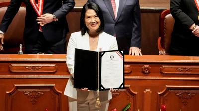 Keiko assume Presidência e põe Forças Armadas na segurança