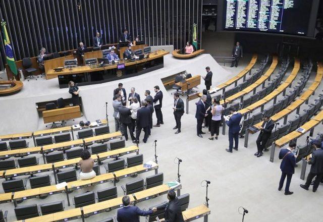 Projeto que dispensa licitações durante calamidade pública vai à sanção presidencial