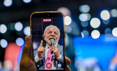 PT diz que Flávio e aliados usam IA contra Lula e aciona TSE