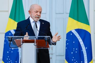 Lula responde Trump: "Não se meta nas eleições do Brasil"