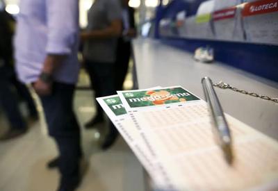 Mega-Sena sorteia prêmio de R$ 34 milhões neste sábado (1º); saiba como apostar sem sair de casa