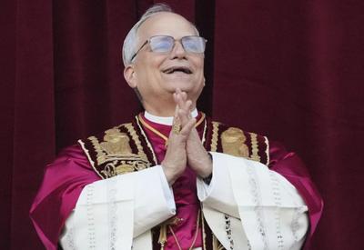 Leão XIV: Vaticano divulga brasão e assinatura do novo papa; veja imagens