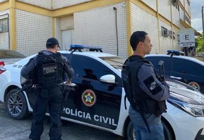 Jovem é morto a caminho do trabalho durante confronto entre milicianos no Rio