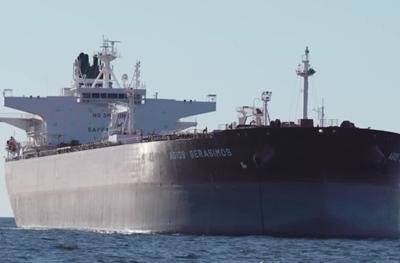 Petróleo recua após ataques ao Irã e alívio no mercado
